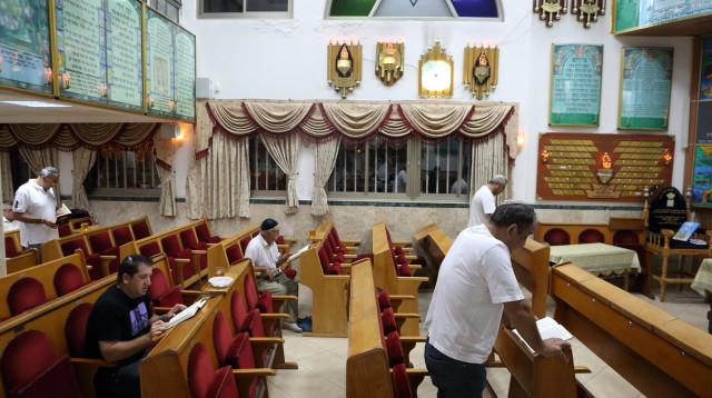 בית כנסת בדרום תל אביב (צילום: יעקב נעמי, פלאש 90)