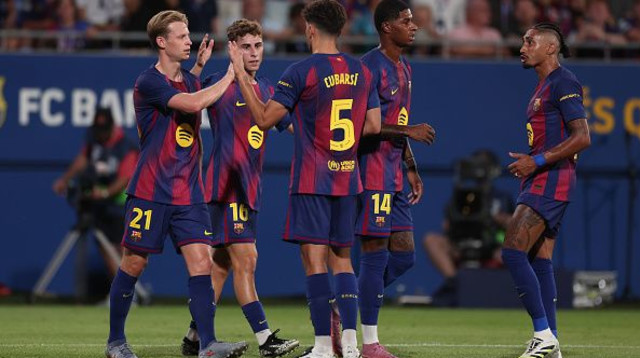 שחקני ברצלונה (צילום: Getty images)