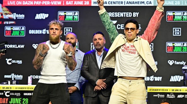 חוליו סזאר צ'אבס ג'וניור וג'ייק פול (צילום: FREDERIC J. BROWN)