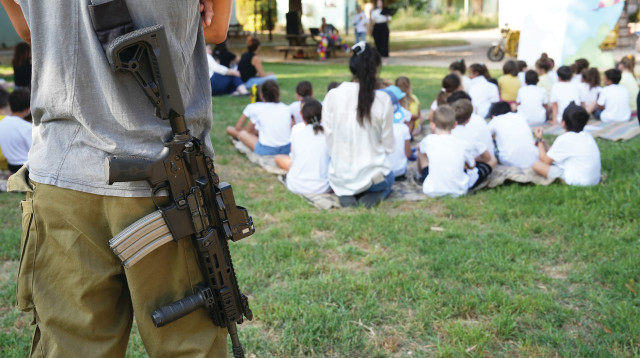 הורים מילואימניקים לילדים, מילואים (צילום: אייל מרגולין פלאש 90)