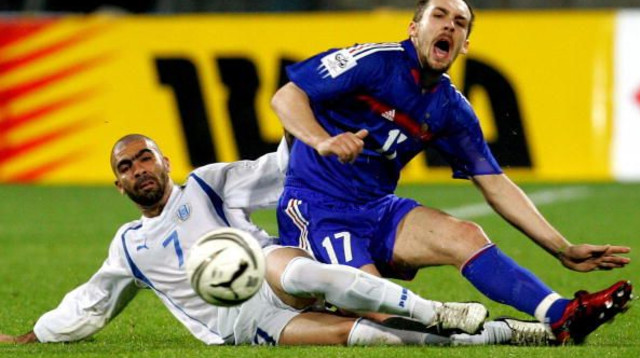 פיני בלילי במדי נבחרת ישראל נגד צרפת (צילום: FRANCK FIFE/AFP via Getty Images)