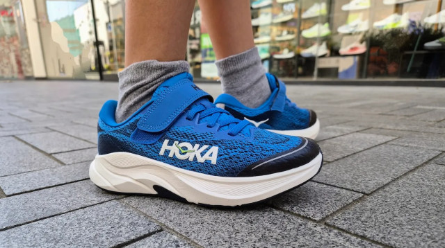 נעלי hoka (צילום: צחי הופמן)