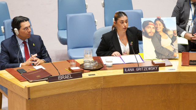 דני דנון ואילנה גריצ'ווסקי במועצת הביטחון של האו"ם (צילום: PERRY BINDELGLASS)