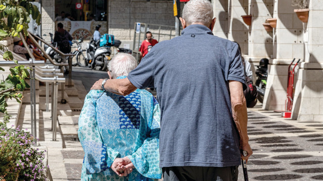 קשישים (צילום: נתי שוחט פלאש 90)