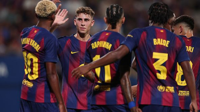שחקני ברצלונה חוגגים (צילום: GettyImages)