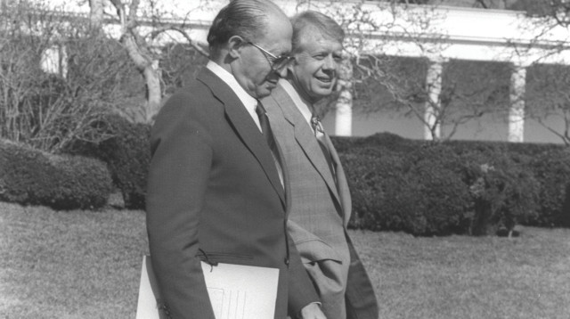 מנחם בגין וג'ימי קרטר (צילום: ארכיון דייוויד רובינגר, לע''מ)