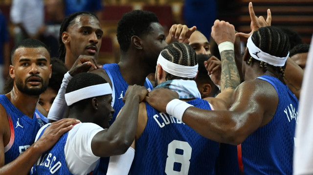 שחקני נבחרת צרפת חוגגים (צילום: GettyImages, SERGEI GAPON/AFP)