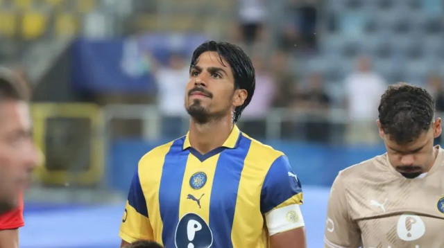 שחקן מכבי תל אביב, דור פרץ (צילום: אתר רשמי, מכבי תל אביב בכדורגל)