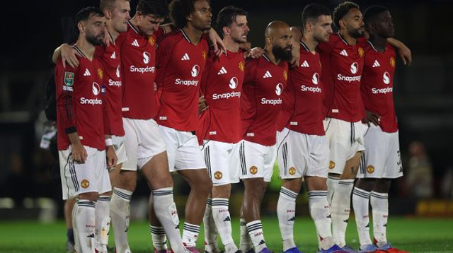 שחקני מנצ'סטר יונייטד במתח בפנדלים מול גרימסבי (צילום: George Wood)