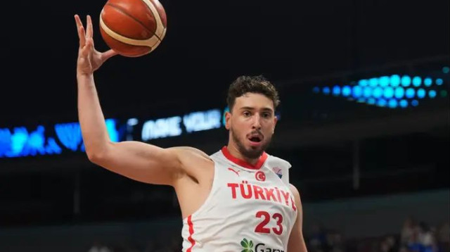 אסיסט אחד מטריפל דאבל. שנגון (צילום: רויטרס)