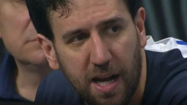 לא הצליח להסתיר את התסכול. מיציץ' (צילום: צילום מסך, מתוך הרשתות החברתיות)