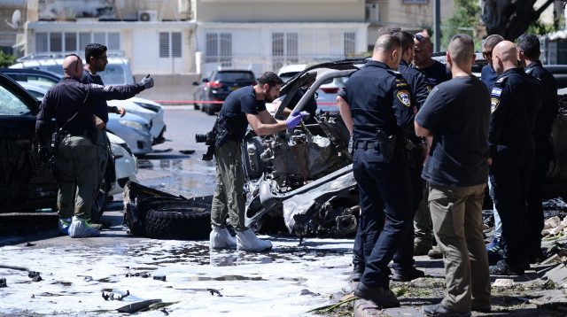 פיצוץ רכב ביפו (צילום: אבשלום ששוני)
