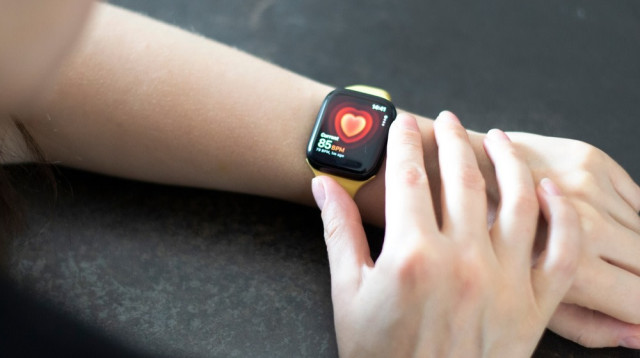 שעון אפל (צילום: שאטרסטוק)