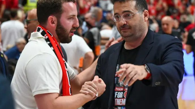 עכשיו הוא מאחל להם בהצלחה בגמר. ינאי (צילום: ברני ארדוב)