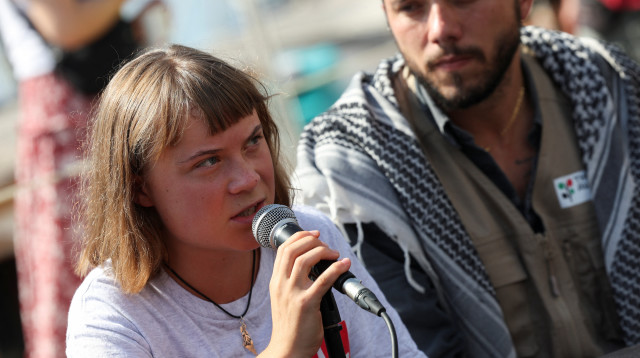 גרטה תונברג לפני יציאת משט "סומוד" לעזה (צילום: רויטרס)