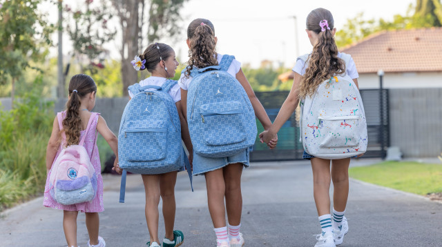 ילדות בפתיחת שנת הלימודים (צילום: יוסי אלוני פלאש 90)