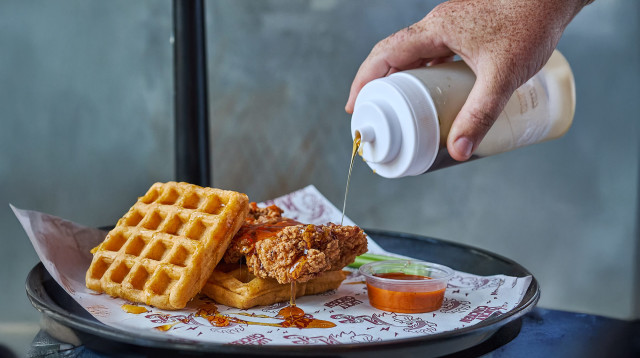 צ'יקן וואפל בלאקי צ'יקן. 59 שקלים (צילום: יעל בונפיס)