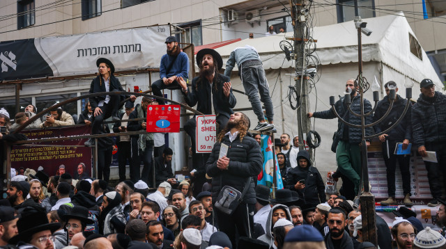 חסידי ברסלב באומן (צילום: חיים גולדברג פלאש 90)