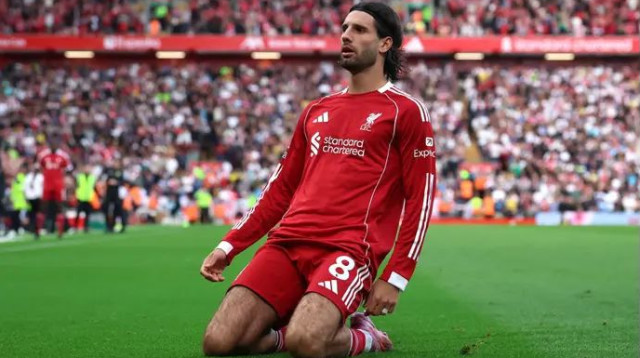 הקפיץ את אנפילד לשמיים. דומיניק סובוסלאי (צילום: רויטרס)