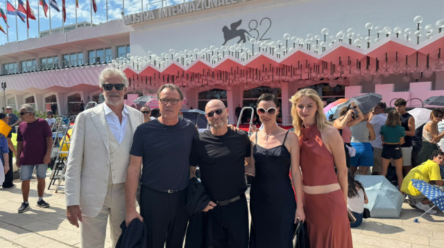 קאסט הסדרה "אתי" בפסטיבל ונציה (צילום: יח"צ)