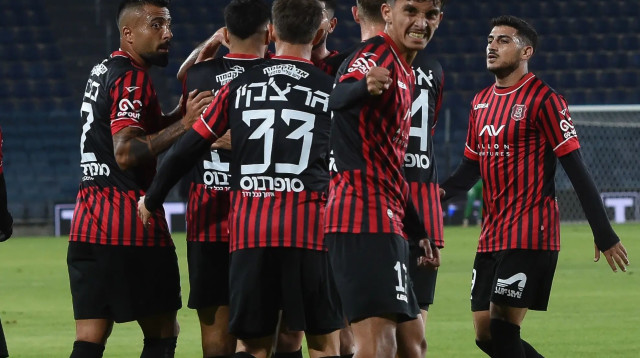 אופק ביטון הפועל ירושלים חוגג (צילום: ברני ארדוב)