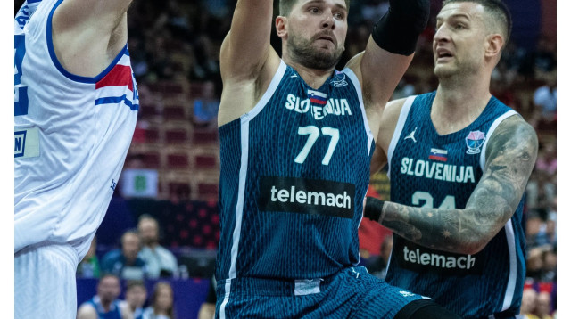 שחקני נבחרת סלובניה לוקה דונצ'יץ', אלן אומיץ' (צילום: GettyImages, Sebastian Frej)