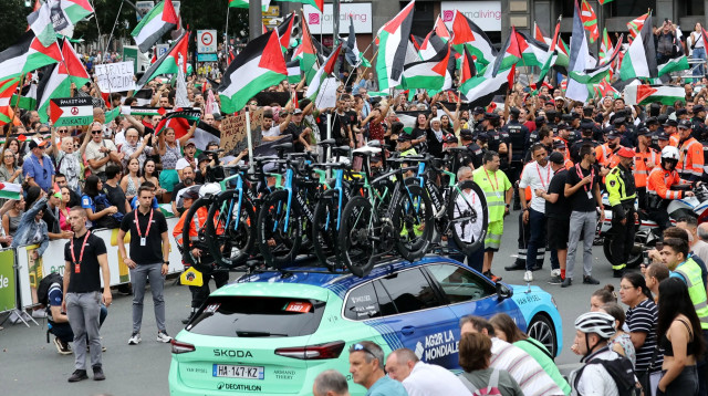 מפגינים פרו פלסטינים בבילבאו, וואלטה אספניה (צילום: רויטרס)