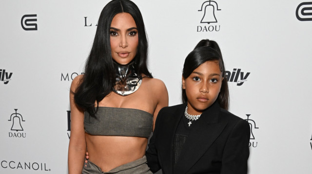 קים קרדשיאן ונורת' ווסט (צילום: Michael Kovac/Getty Images for DAOU Family Estates)