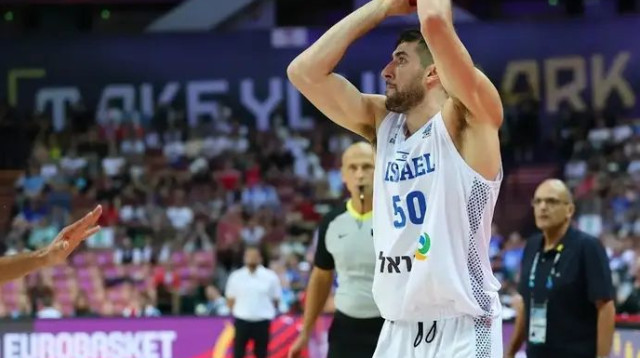 משימה הגנתית קשה מאוד. זוסמן (צילום: אודי ציטיאט)