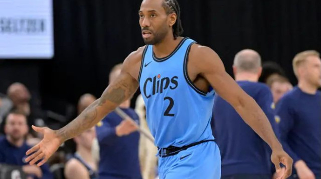 מתחברים בדיוק בזמן. לאונרד (צילום: רויטרס)