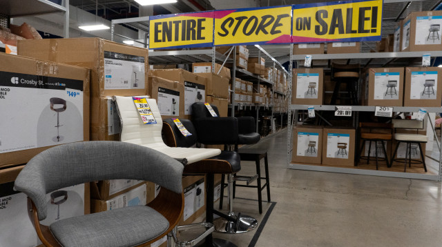 חנות At Home לפני סגירה בארה"ב (צילום: רויטרס)