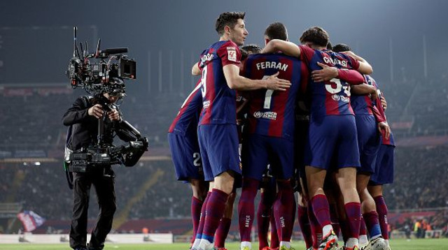 שחקני ברצלונה חוגגים (צילום: Soccrates Images)