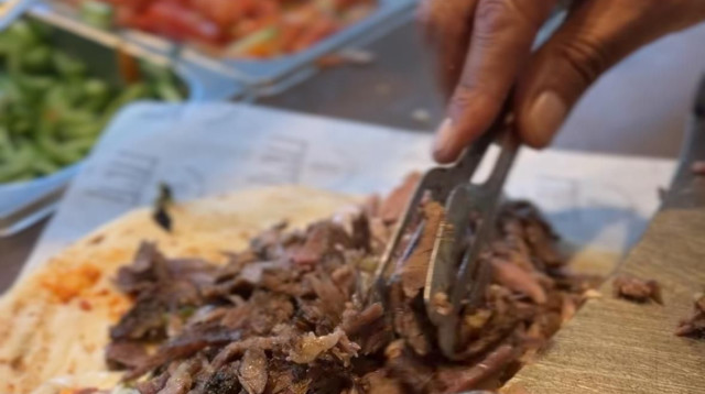 שווארמה רזניק ברמת ישי (צילום: מור ולרשטיין)