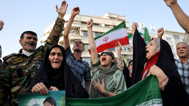 הפגנות נגד ארצות הברית בטהרן (צילום: רויטרס)