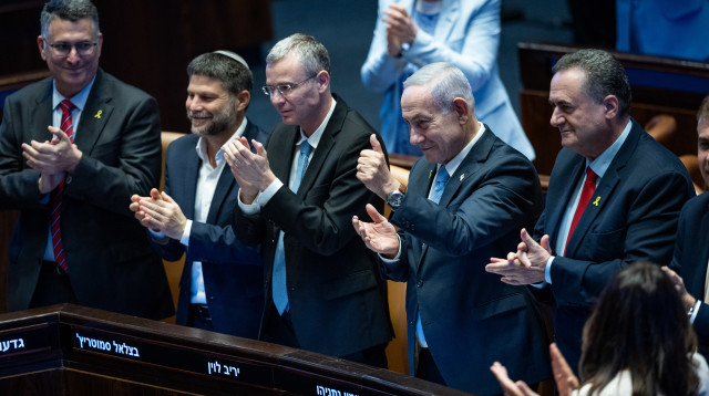 בנימין נתניהו ושרים במליאה (צילום: יונתן זינדל פלאש 90)