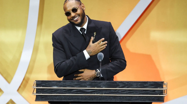 כרמלו אנתוני מוצג בהיכל התהילה (צילום: GettyImages)