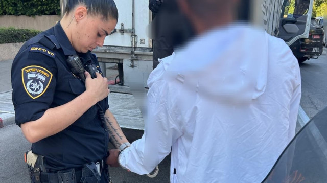 מעצר חשוד בגניבת אופנוע יוקרה  (צילום: דוברות המשטרה)