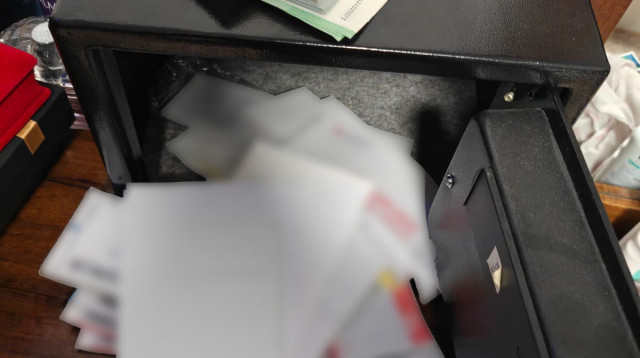 צילום רכוש שנתפס בזירה  (צילום: דוברות המשטרה)