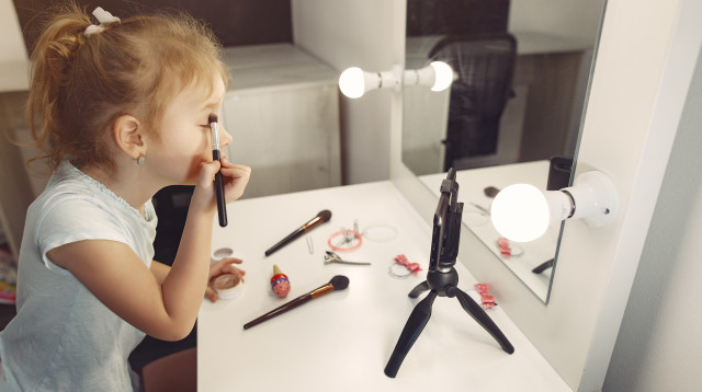 ילדה קטנה. אילוסטרציה (צילום: FREEPIK)