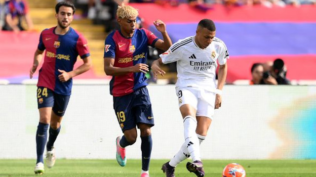 קיליאן אמבפה מול לאמין ימאל (צילום: David Ramos)