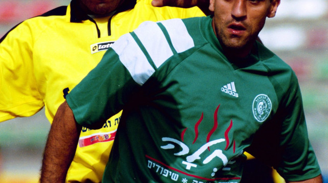 אלון מזרחי במדי הפועל כפר סבא (צילום: דוד פליגל)