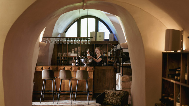 בר היין מוזה במלון רות בצפת (צילום: דניאל לילה)