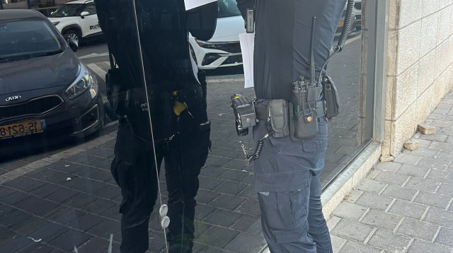 תמונה מסגירת מסעדת מרסלוס (צילום: דוברות המשטרה)