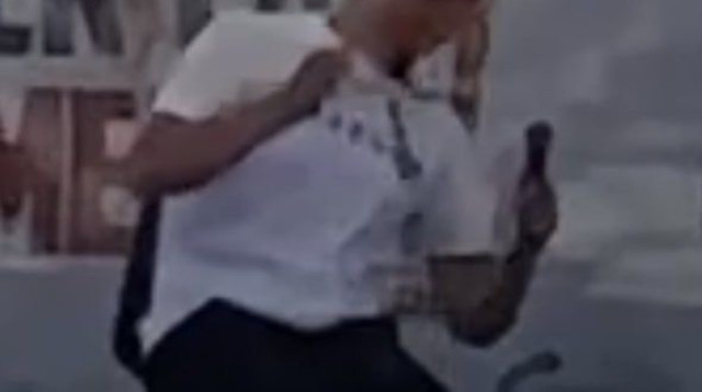 רגע הירי בצ'ארלי קירק (צילום: רשתות חברתיות, שימוש לפי סעיף 27 א')