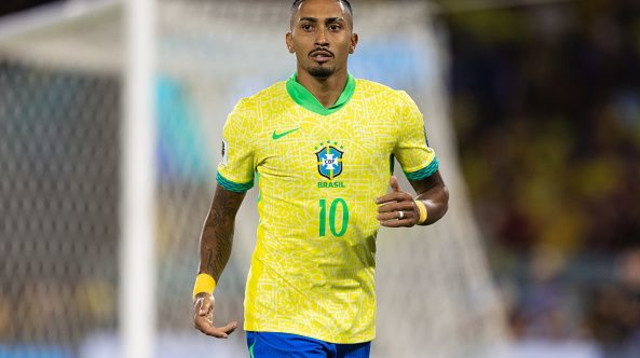 ראפיניה במדי נבחרת ברזיל (צילום: Getty Images)