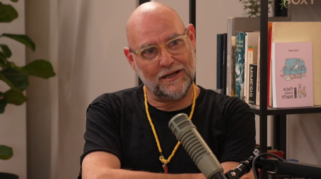 צביקה הדר (צילום: בית הפודקאסטים BOXY)