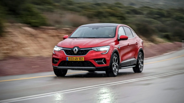 רנו ארקדה היברידי (צילום: קינן כהן)