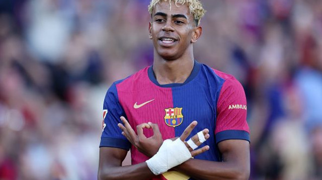 לאמין ימאל (צילום: Judit Cartiel)