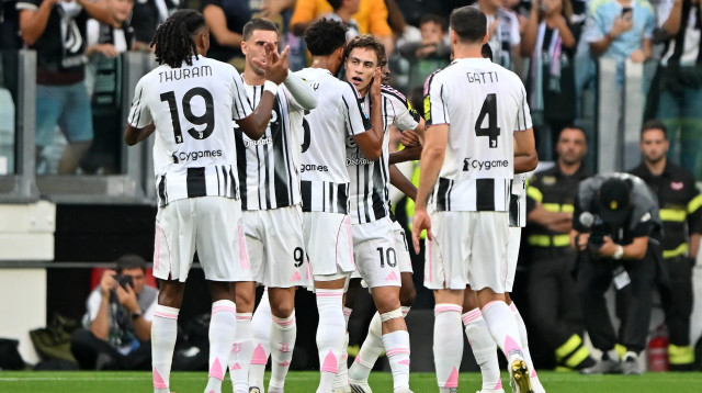 שחקני יובנטוס חוגגים (צילום: GettyImages)