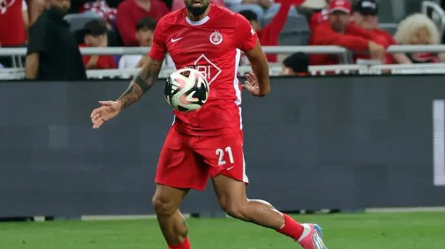 משחק יוקרתי. שחר פיבן (צילום: אודי ציטיאט)